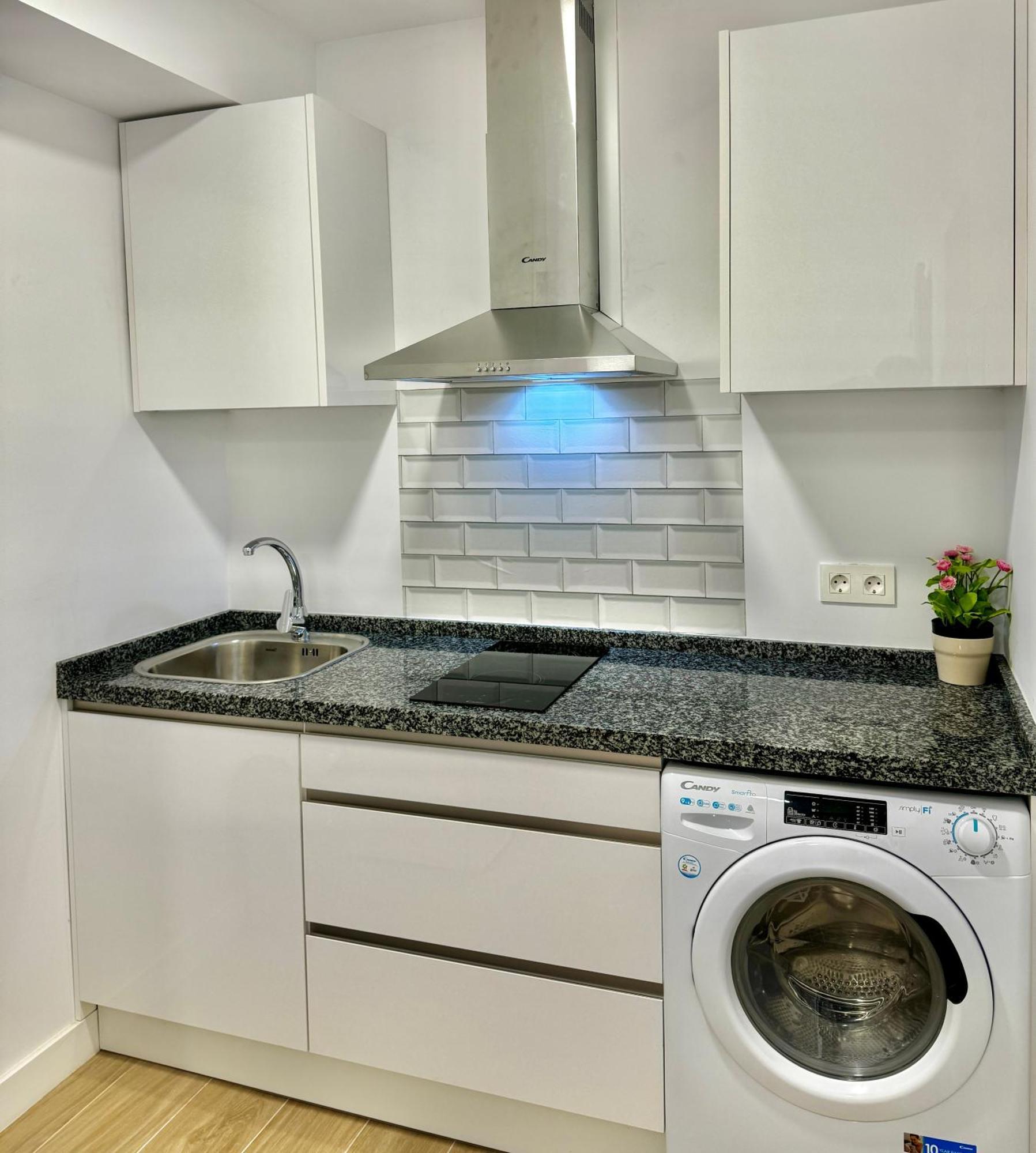 Amazing Seaside Studio By Eaw Homes Marbella Luaran gambar